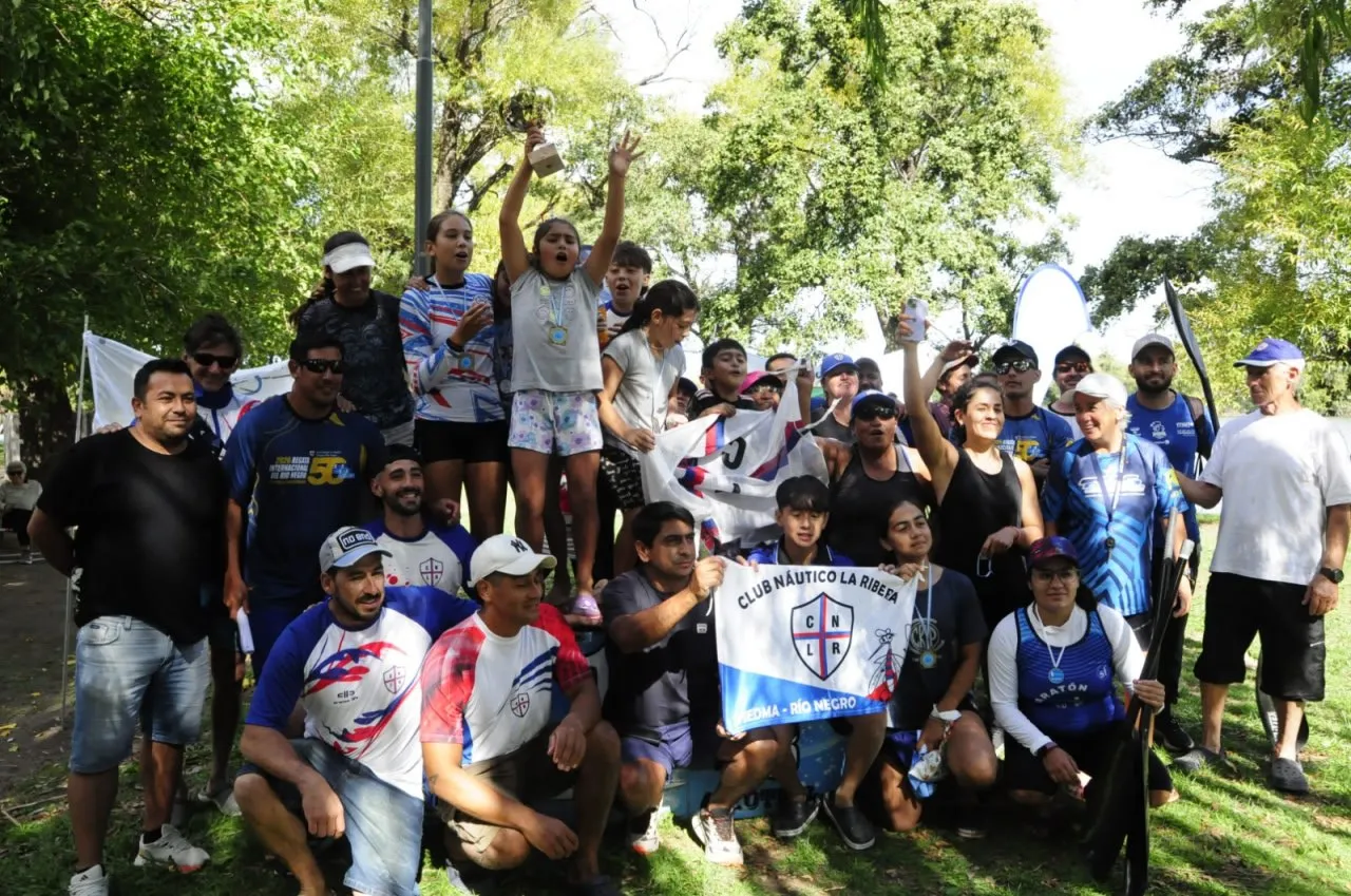 Más de 100 palistas dieron un gran marco a la Regata del 7 de Marzo