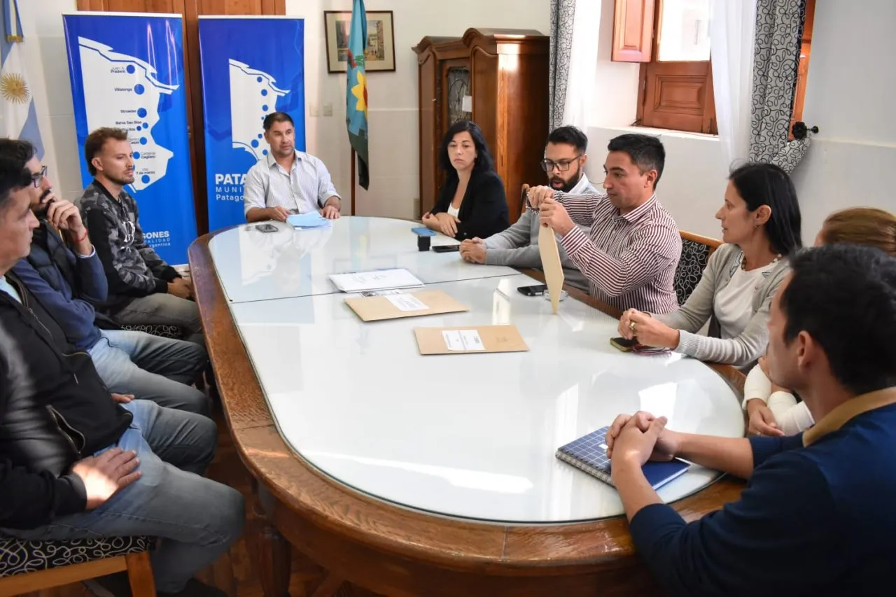 Apertura de sobres para obra de gas en Escuela N° 7 de Stroeder