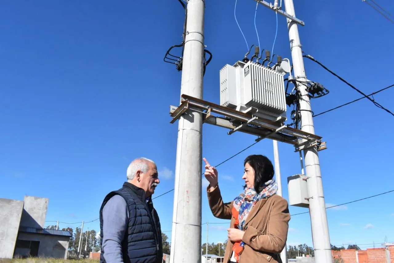 En marcha la obra de media tensión que ampliará el servicio eléctrico en Patagones