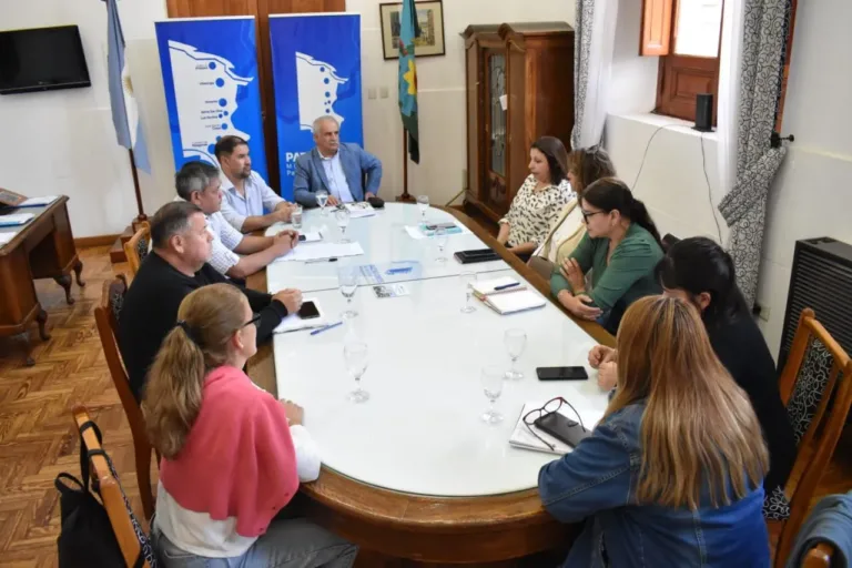 Encuentro interinstitucional para acompañar a las adolescencias en Patagones