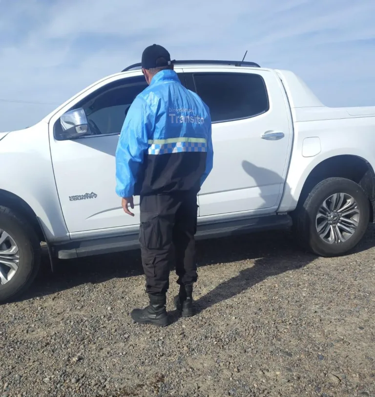 Operativo de control vehicular en el camino a San Blas durante el fin de semana largo