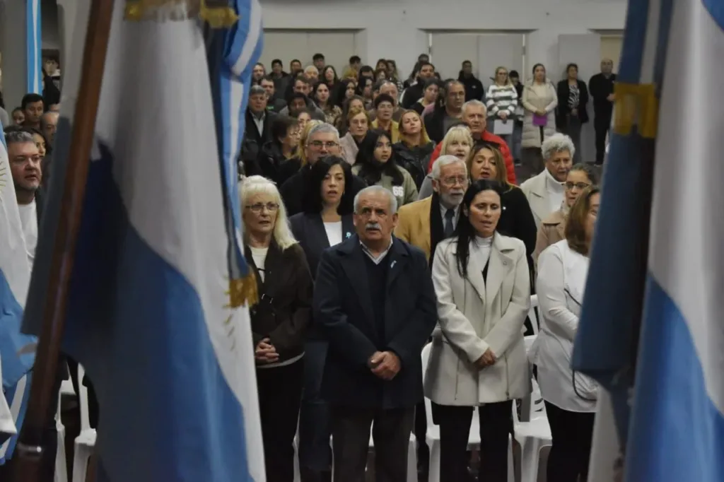 25 de Mayo en Stroeder: comunidad reunida y anuncio de obra de gas para la Escuela Secundaria 7
