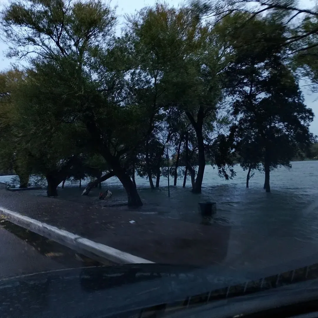 Defensa Civil continúa con asistencia a sectores afectados por el temporal