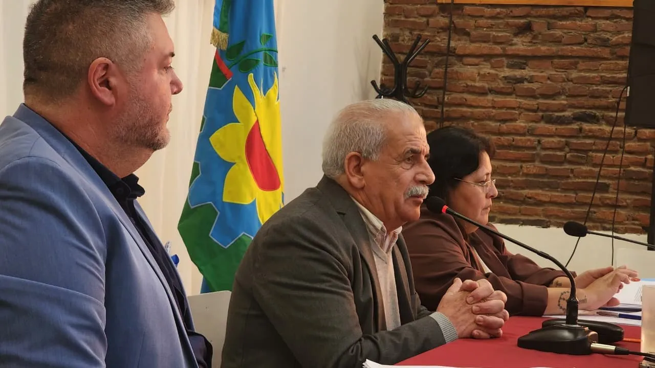Marino acompañó la sesión del HCD realizada en Villalonga en el marco de su aniversario