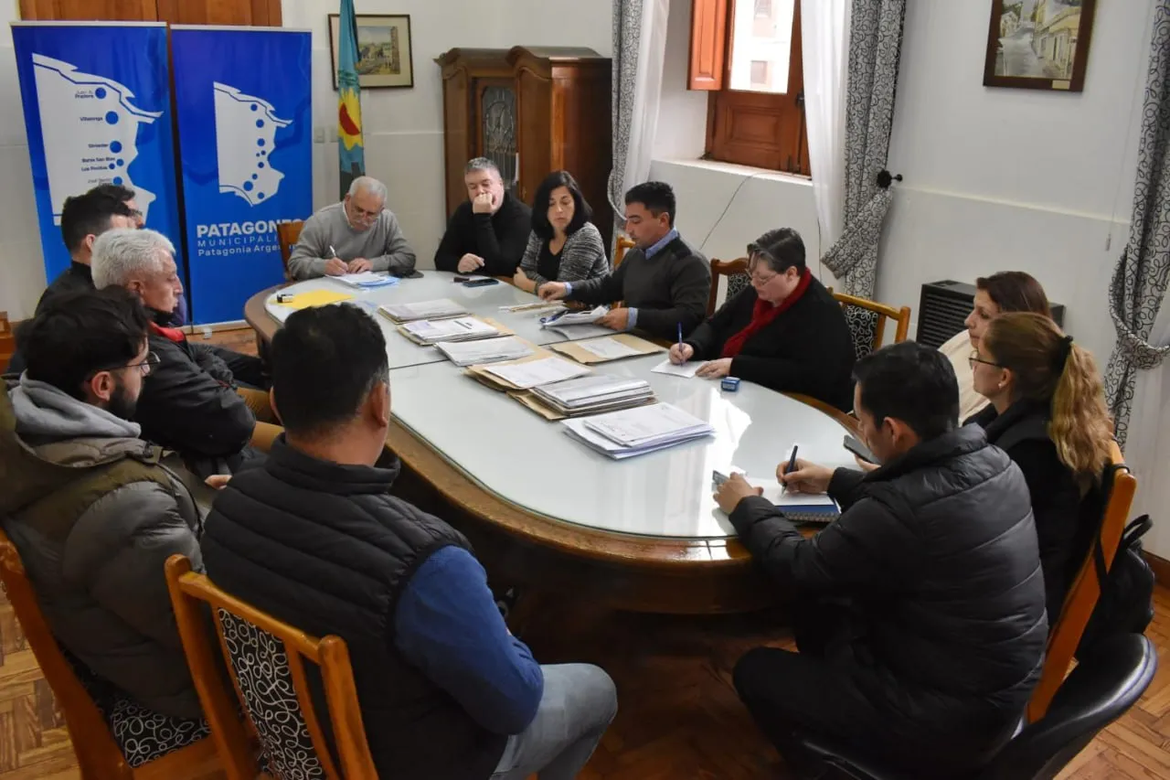 Apertura de sobres para la 2ª etapa de refacción y puesta en valor de la Escuela 6 de Laguna Grande