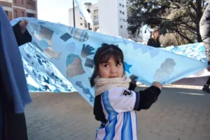 Patagones conmemoró el Día de la Bandera con la Promesa de Lealtad de alumnos y un multitudinario banderazo