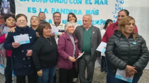 Patagones conmemoró el Día de la Bandera con la Promesa de Lealtad de alumnos y un multitudinario banderazo