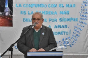 Patagones conmemoró el Día de la Bandera con la Promesa de Lealtad de alumnos y un multitudinario banderazo