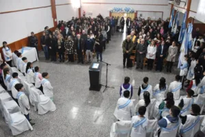 Patagones conmemoró el Día de la Bandera con la Promesa de Lealtad de alumnos y un multitudinario banderazo