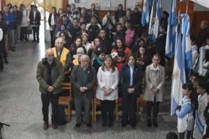 Patagones conmemoró el Día de la Bandera con la Promesa de Lealtad de alumnos y un multitudinario banderazo