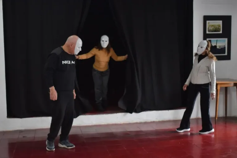 Taller de teatro: los adultos se expresan y aprenden