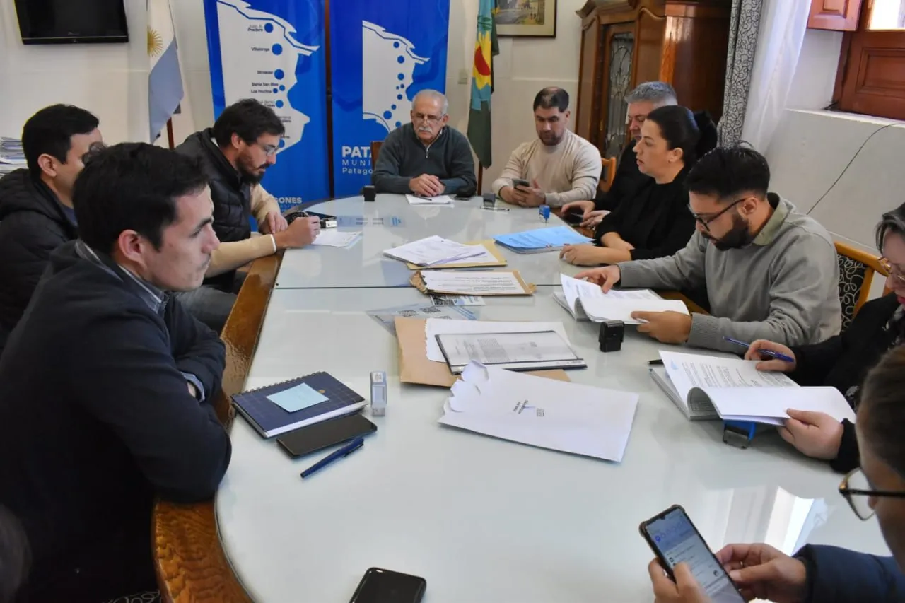Apertura de sobres de la obra de repotenciación eléctrica de la Escuela CEPT N° 23 de Igarzabal