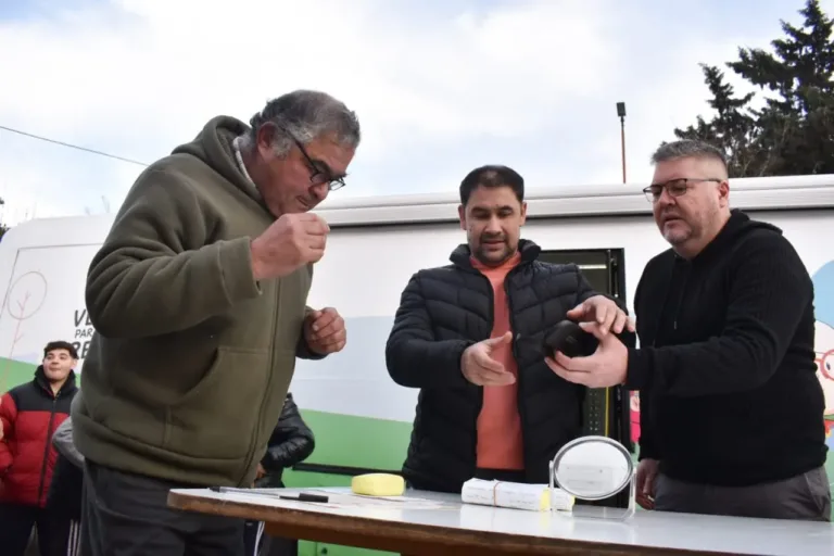 Con gran participación comenzó en Villalonga el operativo de salud visual "Ver para seguir aprendiendo"