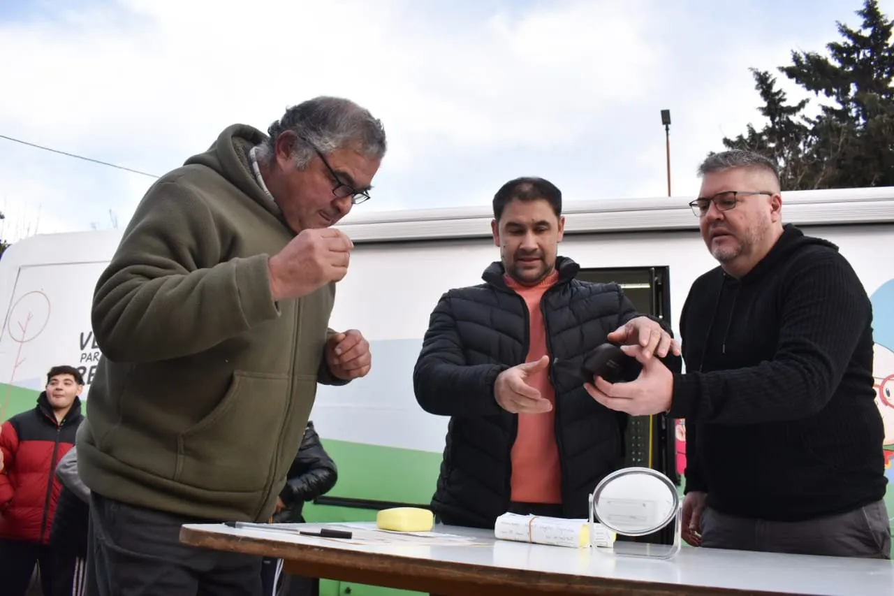 Con gran participación comenzó en Villalonga el operativo de salud visual "Ver para seguir aprendiendo"