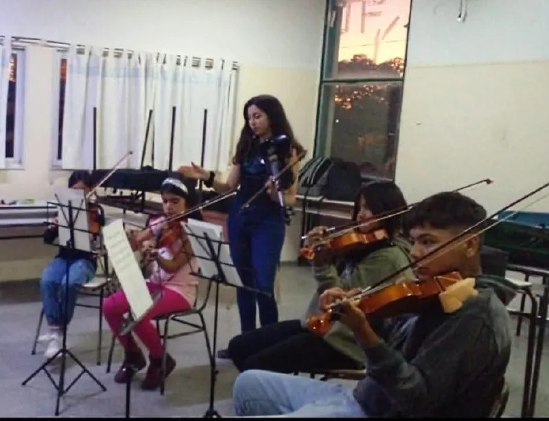 El sonido del violín fortalece la propuesta cultural