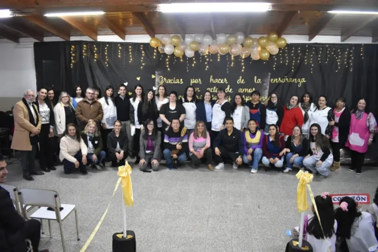 Acto por el Día de la Maestra y el Maestro en la Escuela Primaria N°14