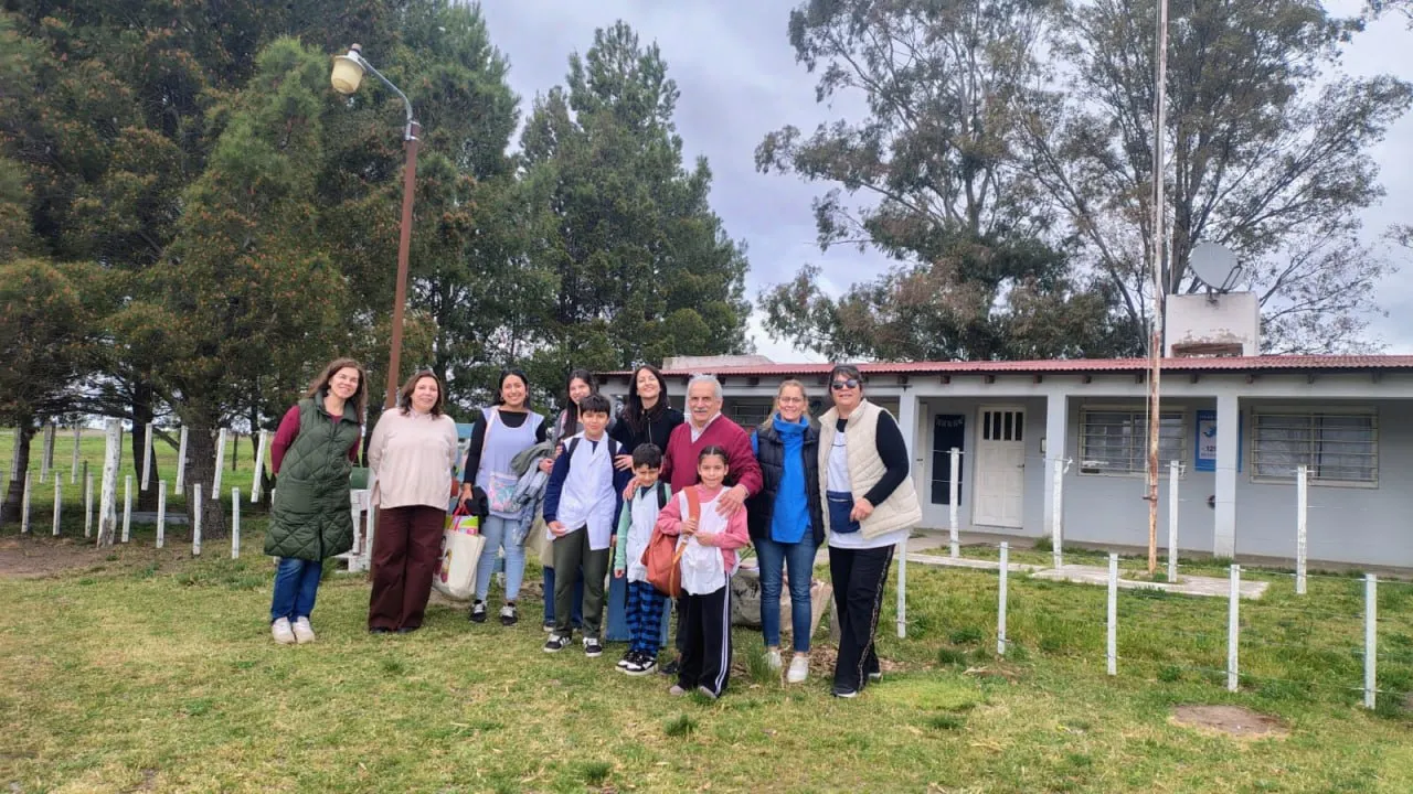 El intendente Marino visitó escuelas primarias rurales del distrito