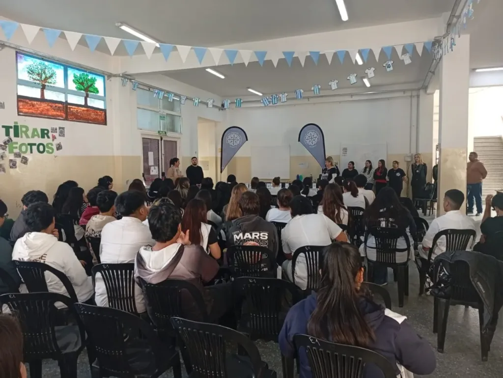 Jefatura Distrital y Universidad del Comahue articulan propuestas educativas en Villalonga