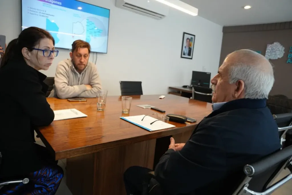 Marino firmó un acuerdo con la provincia para retomar la obra de las 26 viviendas