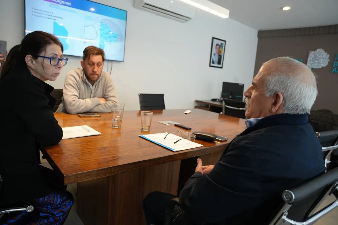 Marino firmó un acuerdo con la provincia para retomar la obra de las 26 viviendas