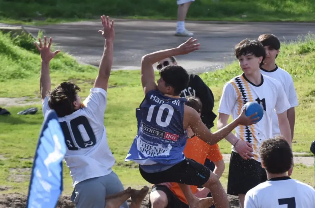 Patagones se destacó en la instancia regional de handball playa