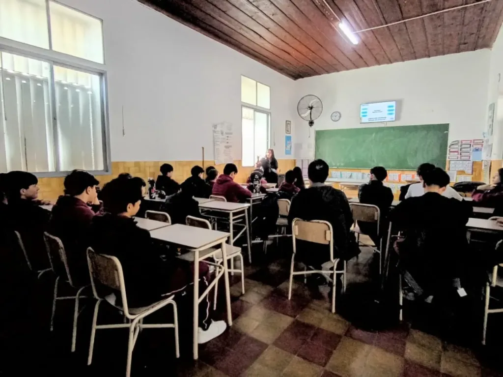 Taller “Modo Alerta” en el Instituto San José: un espacio para hablar sobre consumos