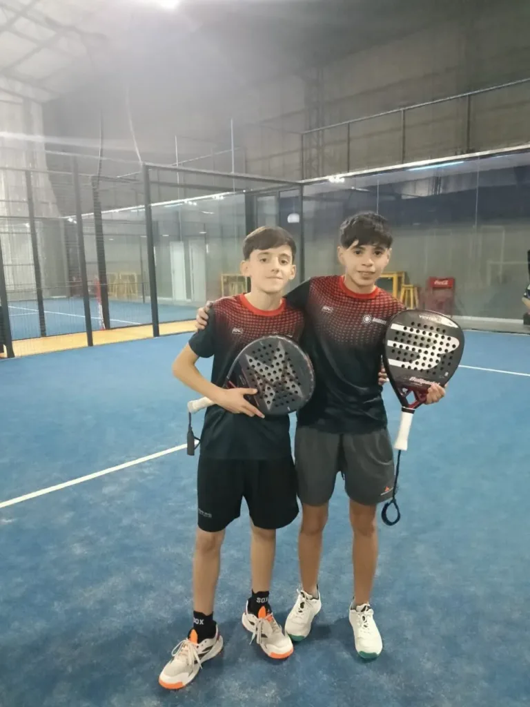 Tres parejas de Villalonga clasificaron a las finales provinciales de pádel en Mar del Plata