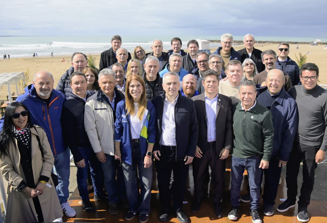 El intendente Ricardo Marino junto a autoridades municipales en Mar del Plata durante los Juegos Bonaerenses 2026