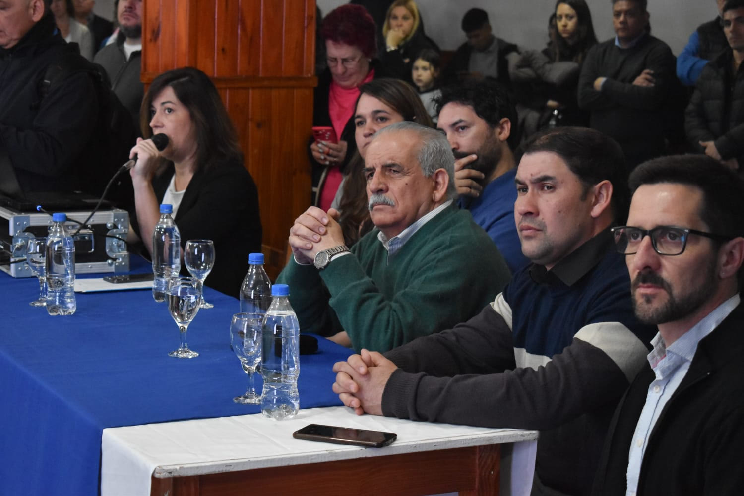 La mesa de autoridades durante la presentación del proyecto ante la comunidad educativa