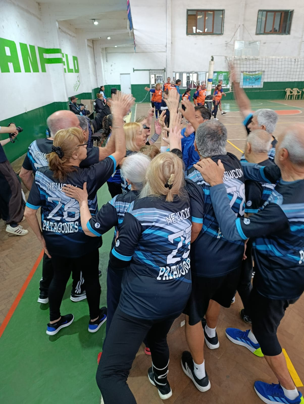 Delegación de Patagones durante la segunda jornada de la Final Provincial de los Juegos Bonaerenses 2026 en Mar del Plata