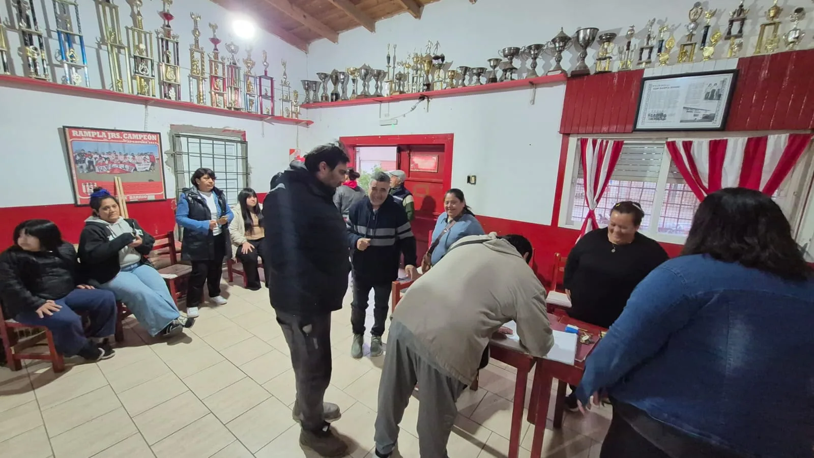 Traspaso de la documentación institucional del Club Rampla Juniors ante la Municipalidad de Patagones